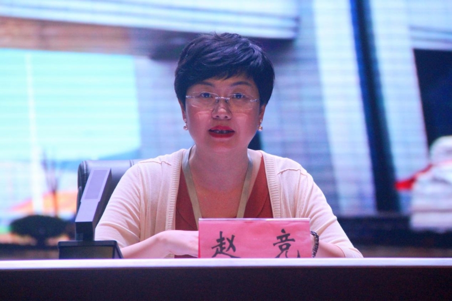 弦歌不輟育桃李，奮楫揚帆啟新程 湖南幼專2025級新生開啟人工智能應用軟件學習之旅